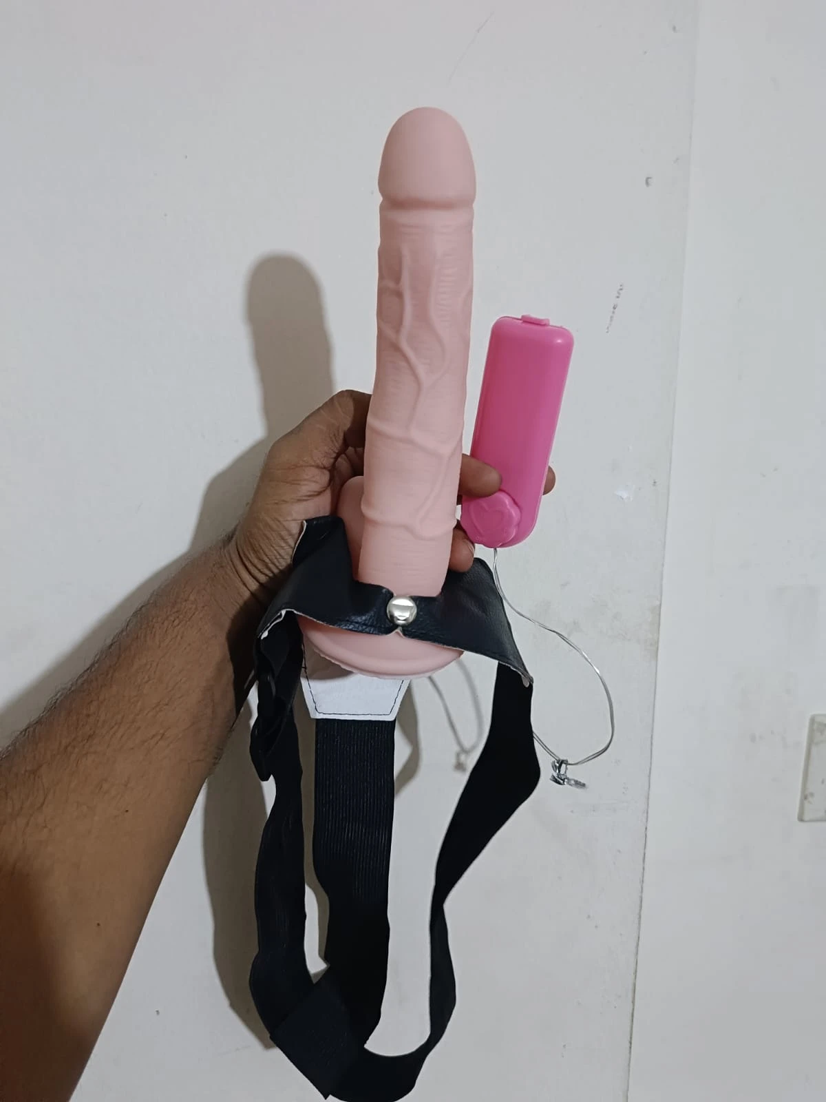 বেল্ট এবং ভাইব্রেট সিস্টেম কনডম